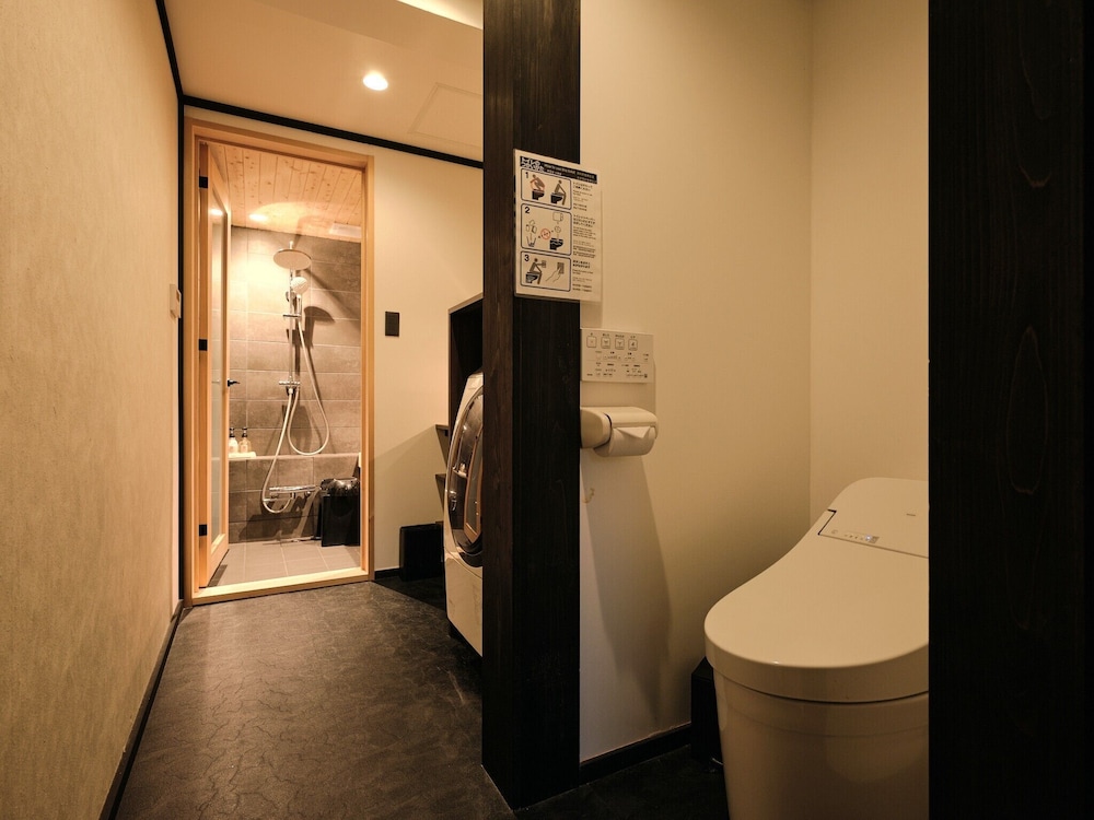 京町家一棟貸 B バスルーム6 | 紡 七条鍵屋町