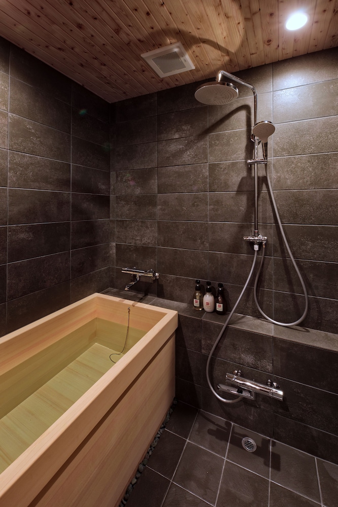 京町家一棟貸 B バスルーム0 | 紡 七条鍵屋町