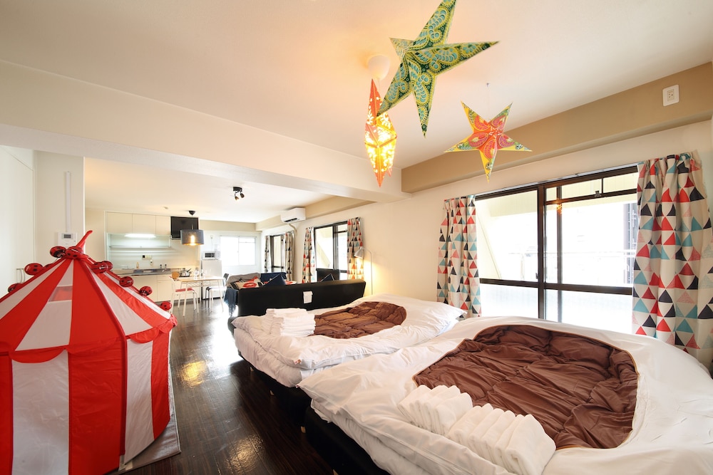 客室1 | Studio Minamisenba 803