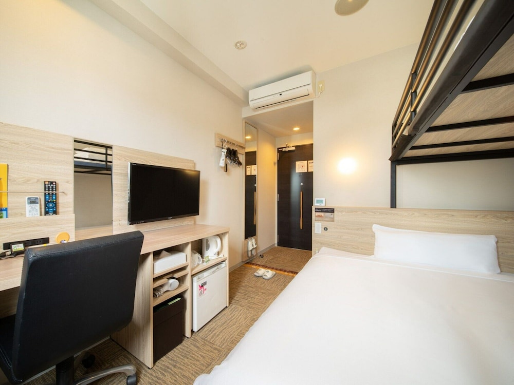 スーパールーム (ダブルベッド1台+ロフトベッド1台) 客室1 | スーパーホテル沖縄・名護