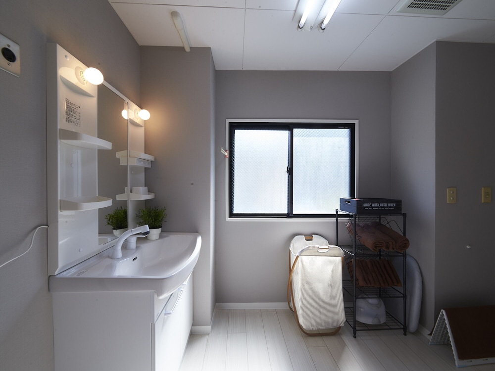 アパートメント (2F) バスルーム3 | おやど紀伊国屋 銀屋町