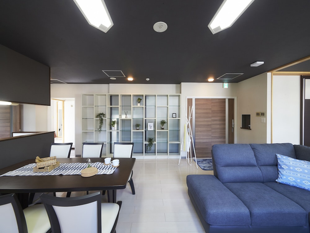 アパートメント (2F) リビング エリア2 | おやど紀伊国屋 銀屋町