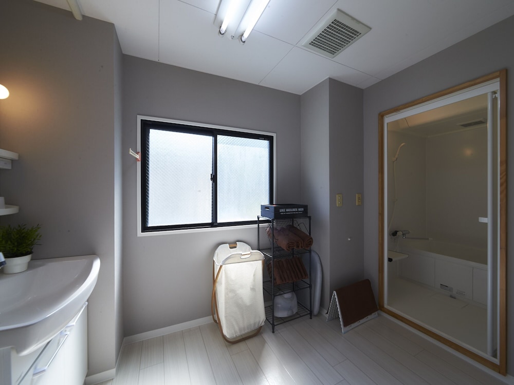 アパートメント (2F) バスルーム4 | おやど紀伊国屋 銀屋町