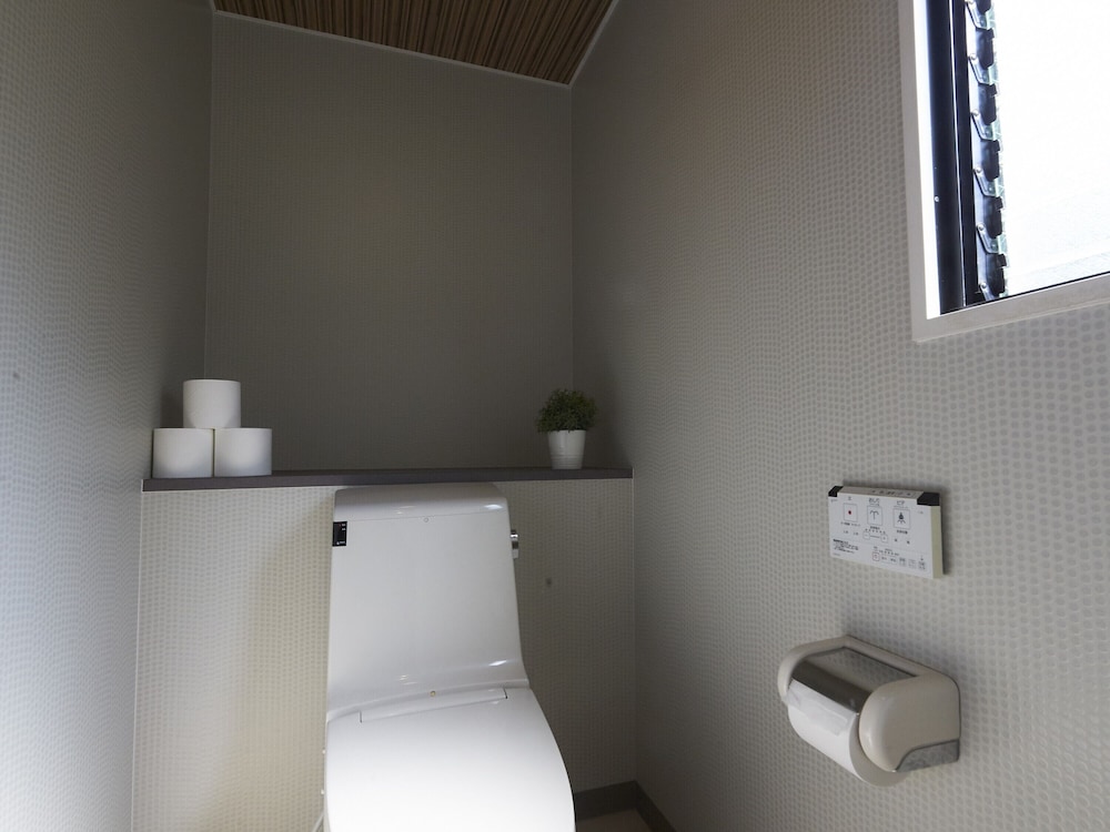 アパートメント (2F) バスルーム2 | おやど紀伊国屋 銀屋町