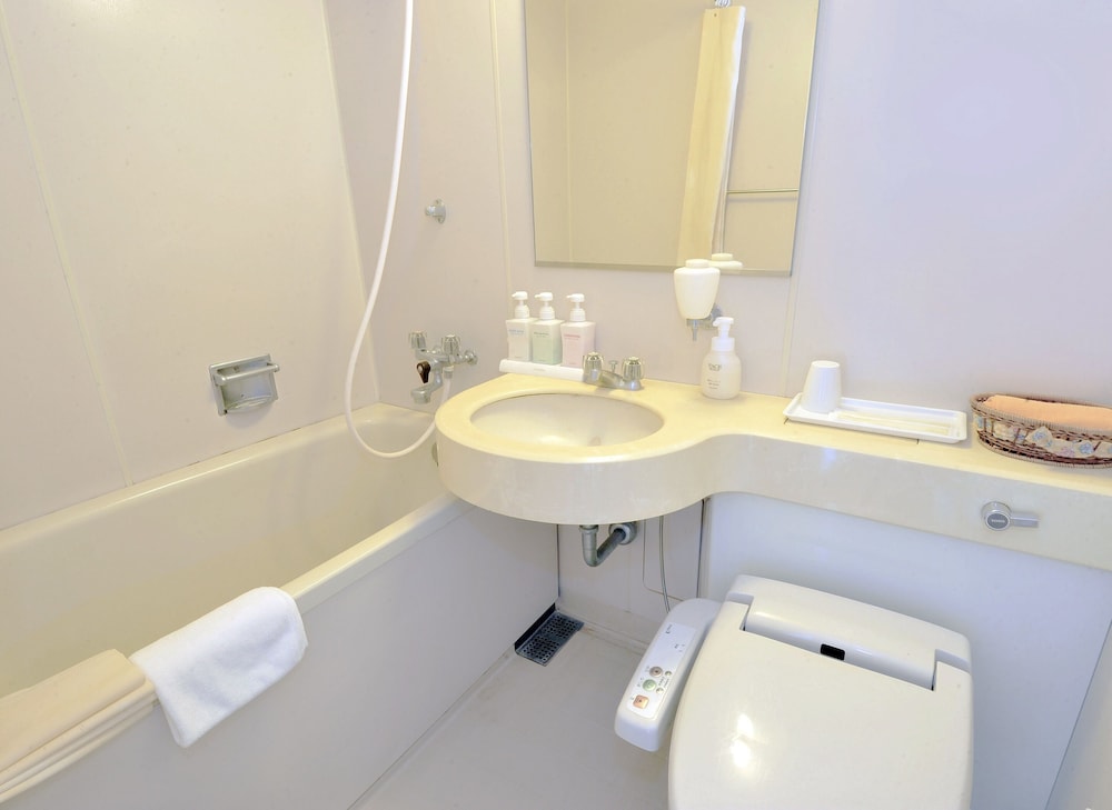 スタンダード トリプルルーム 喫煙可 マウンテンビュー バスルーム0 | 長崎にっしょうかん