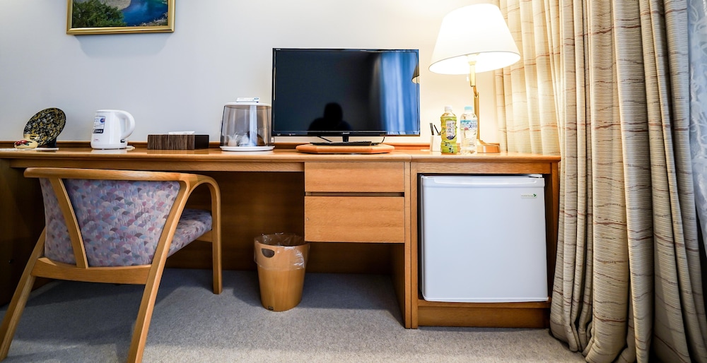 洋室（1） 客室1 | 箱根七福荘