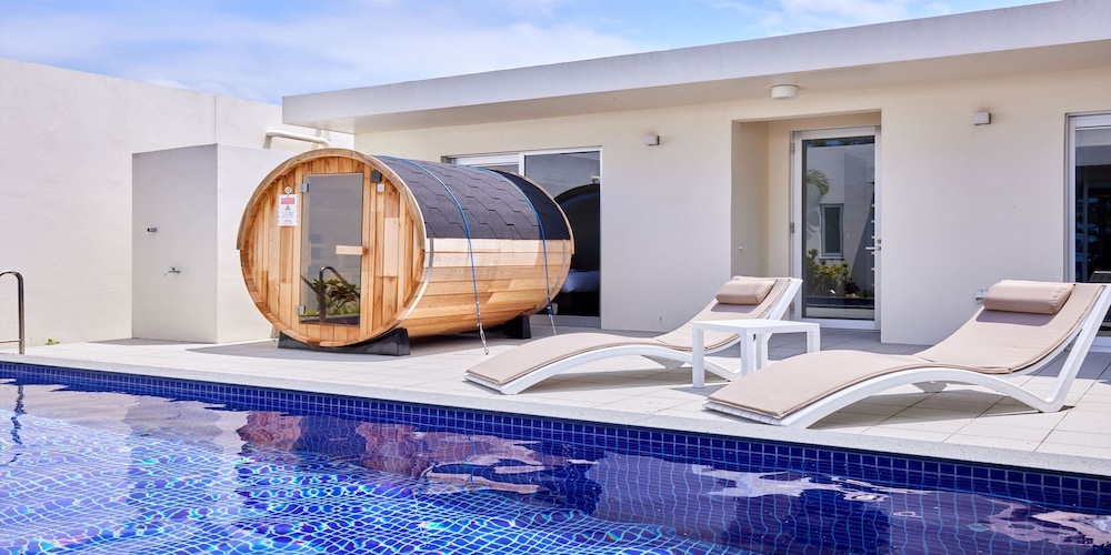 プライベートプール&サウナヴィラ 禁煙 | The Pool & Sauna Villa MOTOBU