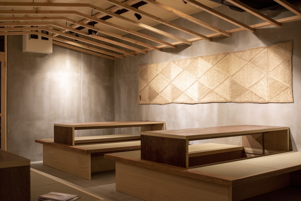 ラウンジ1 | EARTHMANS OSAKA-JO