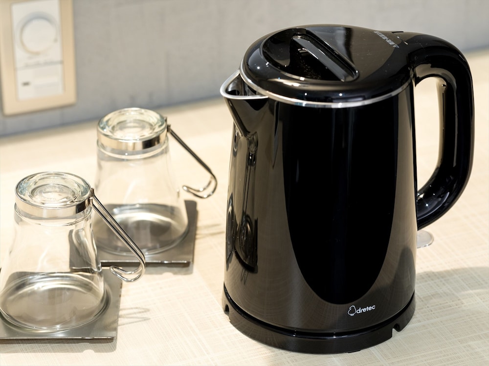 ダブルルーム ダブルベッド 1 台 喫煙可 客室の設備とサービス2 | グリーンリッチホテル名古屋錦 人工温泉・二股湯の華