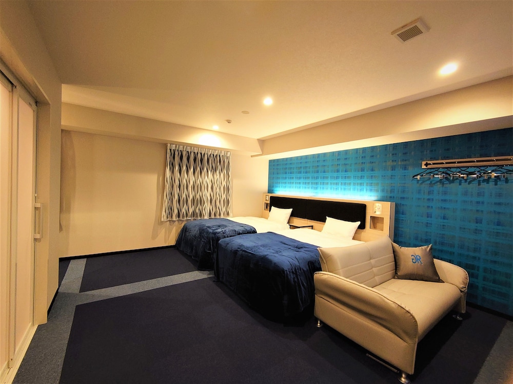 ユニバーサルツイン ダブル2台 ソファベッド１台 禁煙 | グリーンリッチホテル名古屋錦 人工温泉・二股湯の華