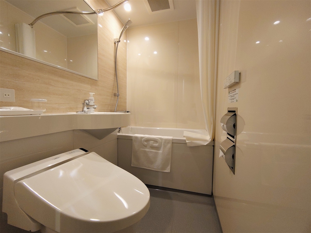 ダブルルーム ダブルベッド 1 台 喫煙可 バスルーム0 | グリーンリッチホテル名古屋錦 人工温泉・二股湯の華