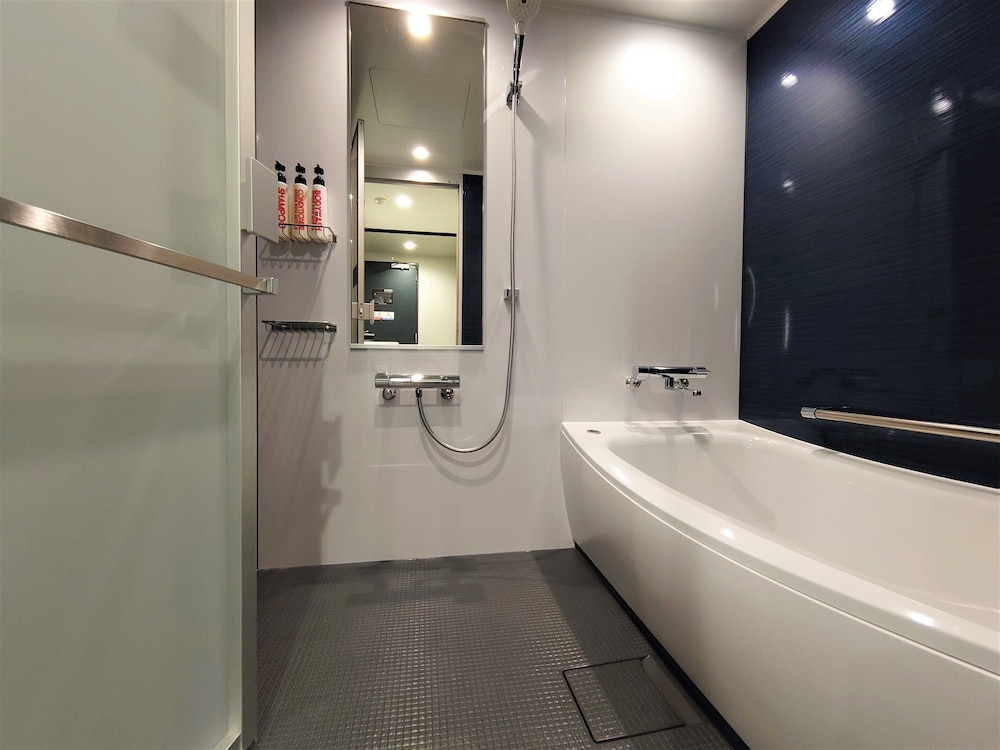 プレミアム ツインルーム ダブルベッド 2 台 禁煙 バスルーム0 | グリーンリッチホテル名古屋錦 人工温泉・二股湯の華