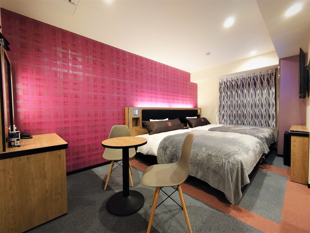 プレミアム ツインルーム ダブルベッド 2 台 禁煙 | グリーンリッチホテル名古屋錦 人工温泉・二股湯の華