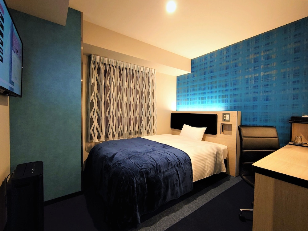 ダブルルーム ダブルベッド 1 台 喫煙可 客室2 | グリーンリッチホテル名古屋錦 人工温泉・二股湯の華