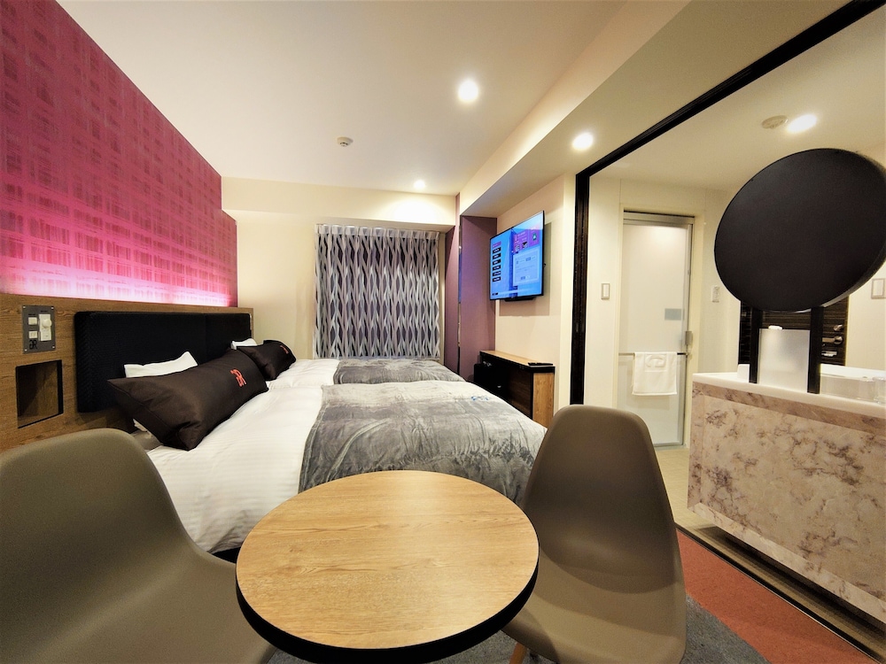 プレミアム ツインルーム ダブルベッド 2 台 禁煙 客室8 | グリーンリッチホテル名古屋錦 人工温泉・二股湯の華