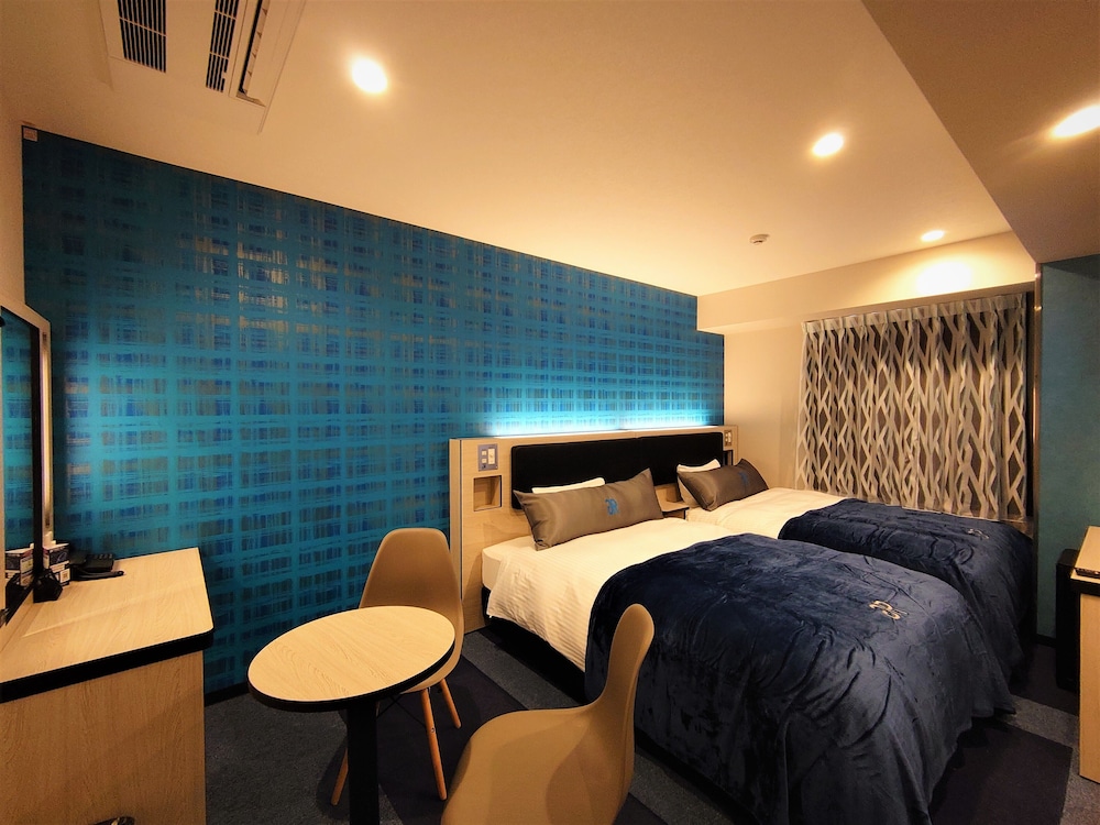 プレミアム ツインルーム ダブルベッド 2 台 禁煙 客室4 | グリーンリッチホテル名古屋錦 人工温泉・二股湯の華