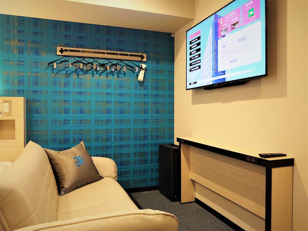 ユニバーサルツイン ダブル2台 ソファベッド１台 禁煙 客室5 | グリーンリッチホテル名古屋錦 人工温泉・二股湯の華