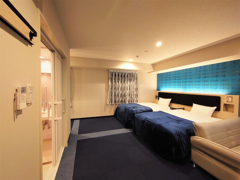 ユニバーサルツイン ダブル2台 ソファベッド１台 禁煙 客室2 | グリーンリッチホテル名古屋錦 人工温泉・二股湯の華