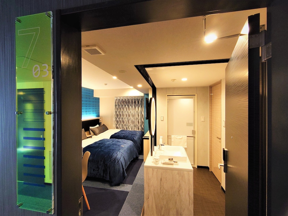 プレミアム ツインルーム ダブルベッド 2 台 禁煙 客室3 | グリーンリッチホテル名古屋錦 人工温泉・二股湯の華