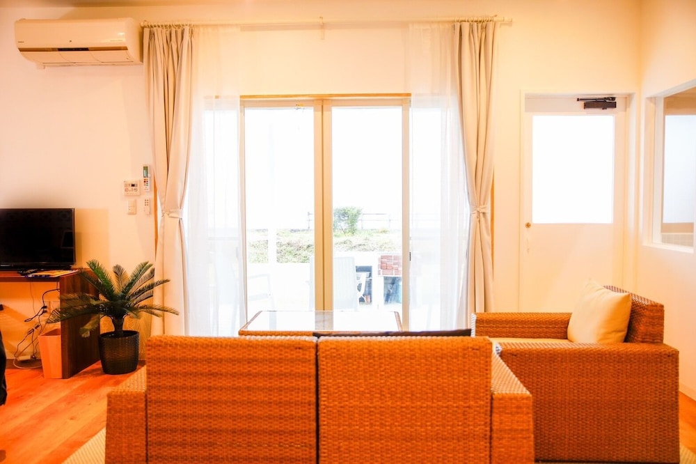 プレミアム ヴィラ オーシャンビュー リビング エリア1 | Shirahama Beach Garden