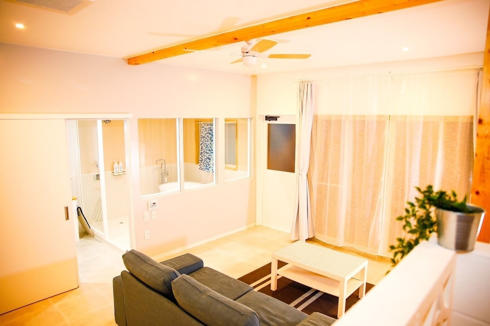 プレミアム ヴィラ オーシャンビュー リビングルーム5 | Shirahama Beach Garden