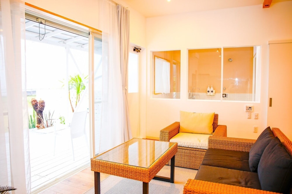 プレミアム ヴィラ オーシャンビュー リビングルーム1 | Shirahama Beach Garden