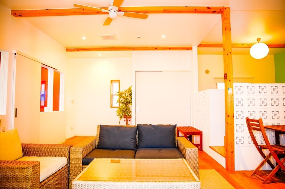 プレミアム ヴィラ オーシャンビュー リビングルーム0 | Shirahama Beach Garden