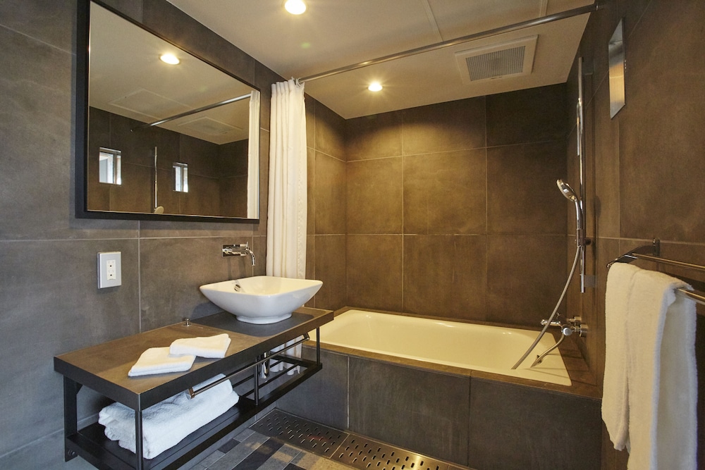 Superior King Terrace B (803) バスルーム1 | 浅草九倶楽部HOTEL