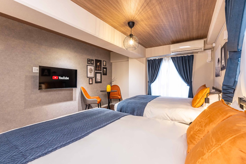 メインイメージ | Bird Land in Shinsaibashi east