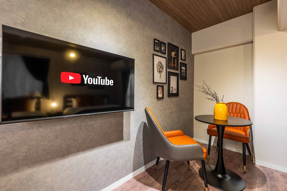 内装1 | Bird Land in Shinsaibashi east