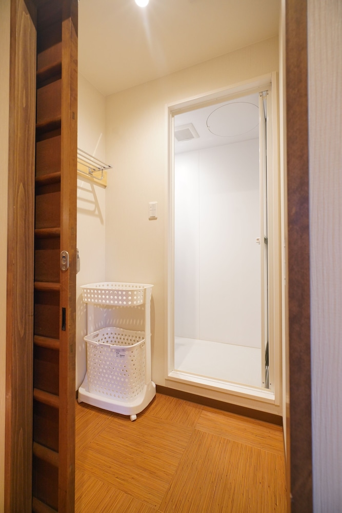 (206室) 2階 床の間4人部屋 (個室, 共用トイレ, シャワー付) 共用バスルーム0 | 宇治 茶宿 Uji Tea Inn