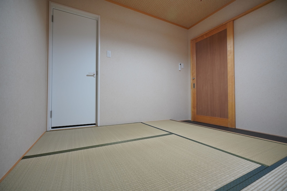 (103室) 1階 2人部屋 (個室、専用トイレ、シャワー付) 客室2 | 宇治 茶宿 Uji Tea Inn