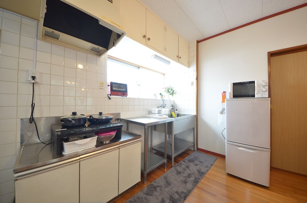 一棟貸切 専用簡易キッチン0 | Sobe House in Yomitanson