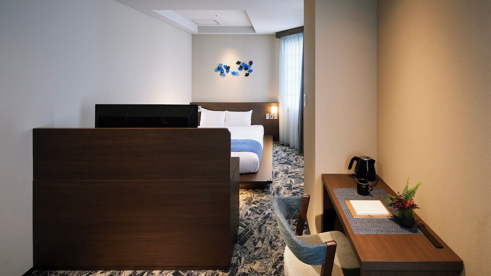 スタンダード ルーム クイーンベッド 1 台 禁煙 冷蔵庫 客室1 | Minn 金沢