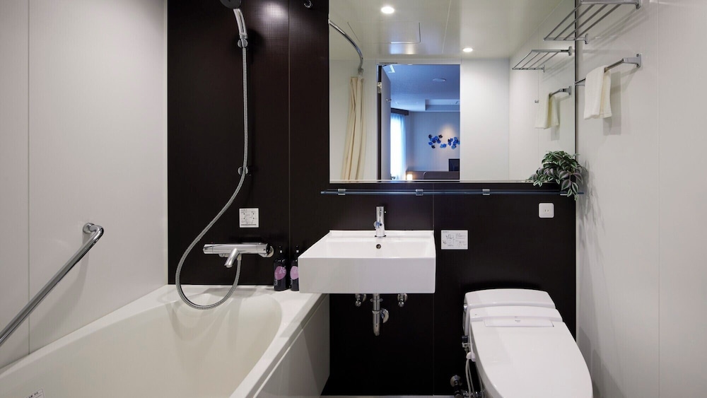 コンフォート トリプルルーム 1 ベッドルーム 禁煙 冷蔵庫 バスルーム0 | Minn 金沢