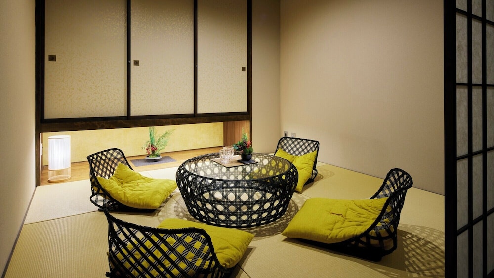 エグゼクティブ ルーム ベッド (複数台) 禁煙 キッチン 客室1 | Minn 金沢