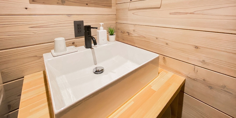 【コテージ Ａ】2階建て2LDK (70平米) 無料WIFI 禁煙 バスルーム1 | Baan Hakuba