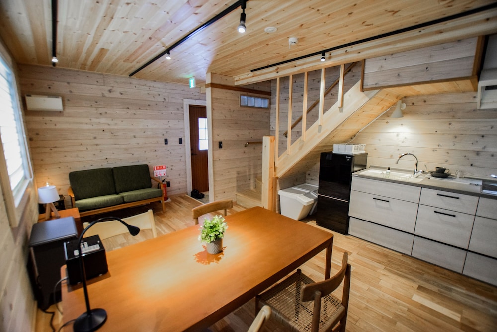 【コテージ B】2階建て2LDK (55平米) 無料WIFI 禁煙 専用キッチン0 | Baan Hakuba