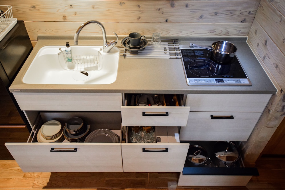 【コテージ B】2階建て2LDK (55平米) 無料WIFI 禁煙 専用キッチン1 | Baan Hakuba