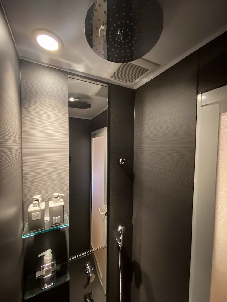 【コテージ Ａ】2階建て2LDK (70平米) 無料WIFI 禁煙 バスルームのシャワー0 | Baan Hakuba