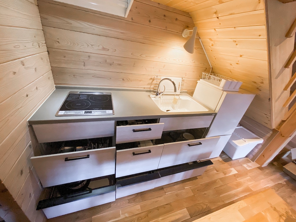 【コテージ Ａ】2階建て2LDK (70平米) 無料WIFI 禁煙 専用キッチン0 | Baan Hakuba