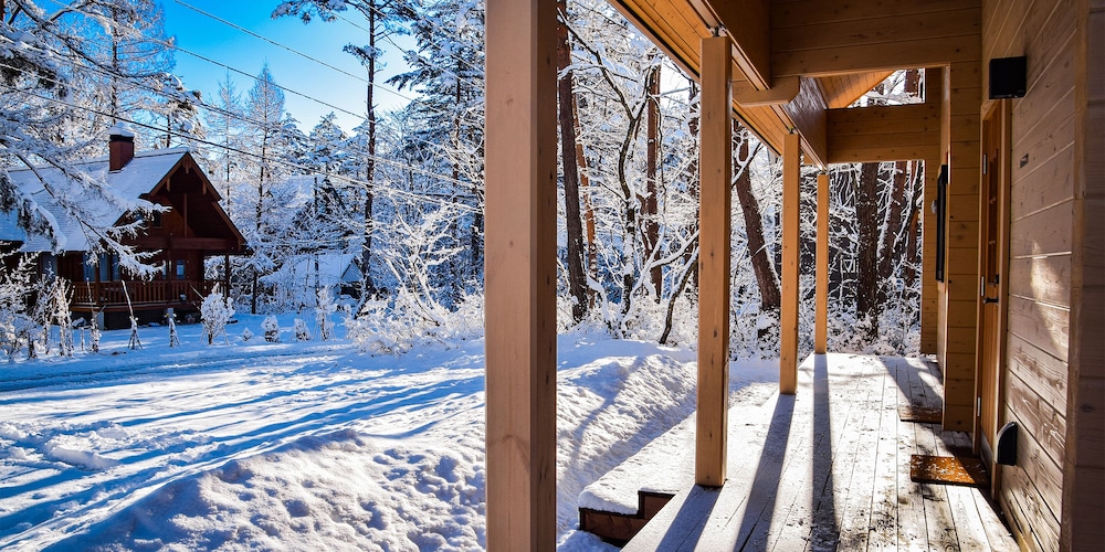 【コテージ Ａ】2階建て2LDK (70平米) 無料WIFI 禁煙 テラス / パティオ0 | Baan Hakuba