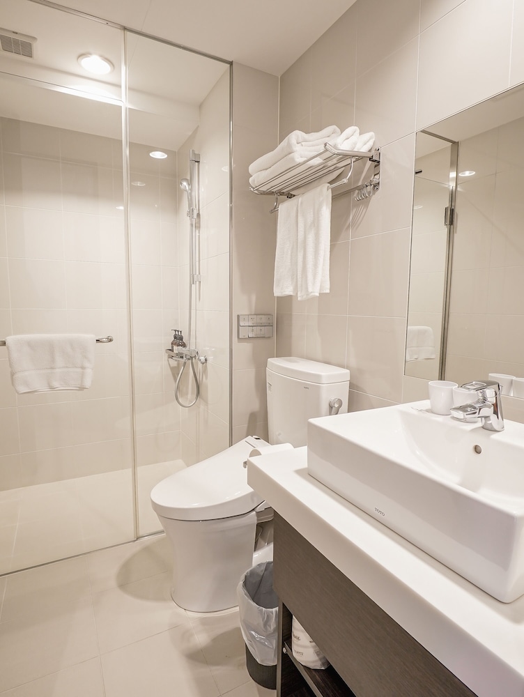 2ベッドルームスイート アンヌプリ ビュー - 4 シングルベッド バスルーム1 | チャトリウム ニセコ