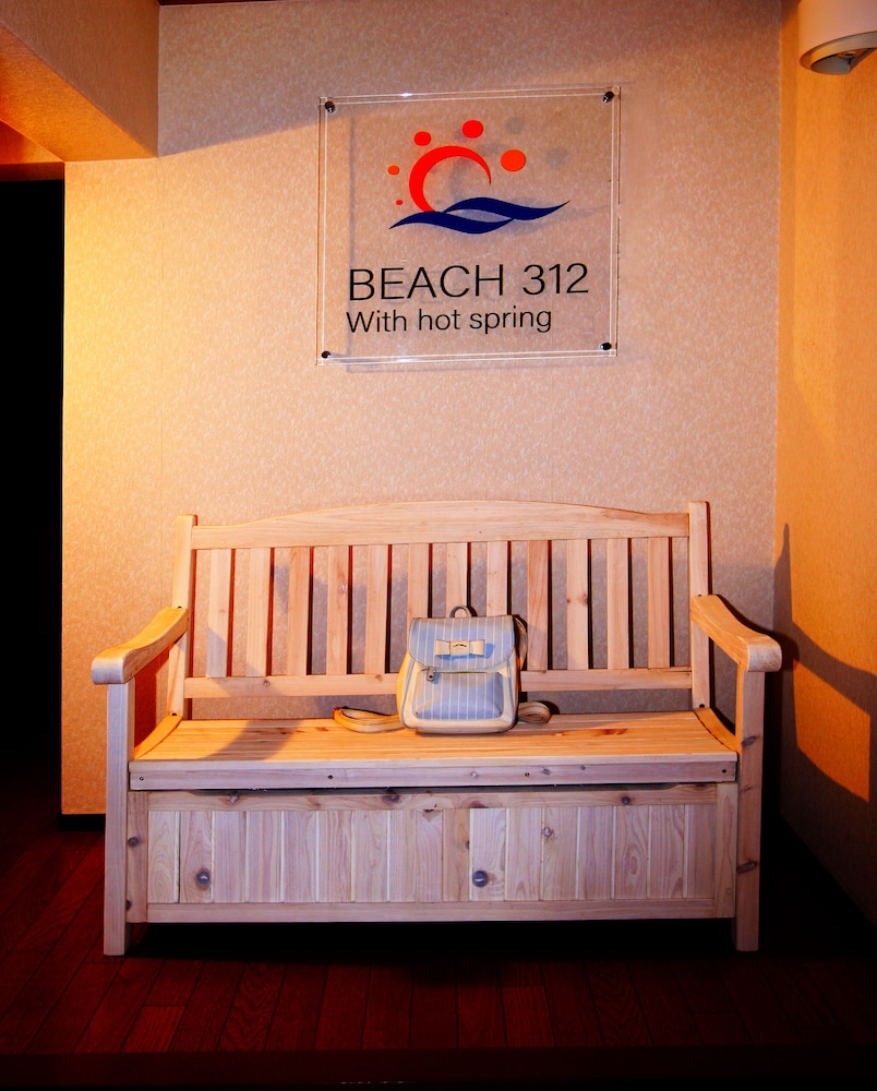 内部エントランス1 | Ocean Front BEACH 312 hot spring