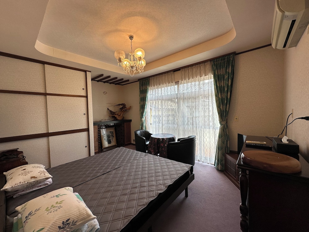 クラシック ダブルまたはツインルーム 1 ベッドルーム シティビュー | Live Cafe ひすいの海