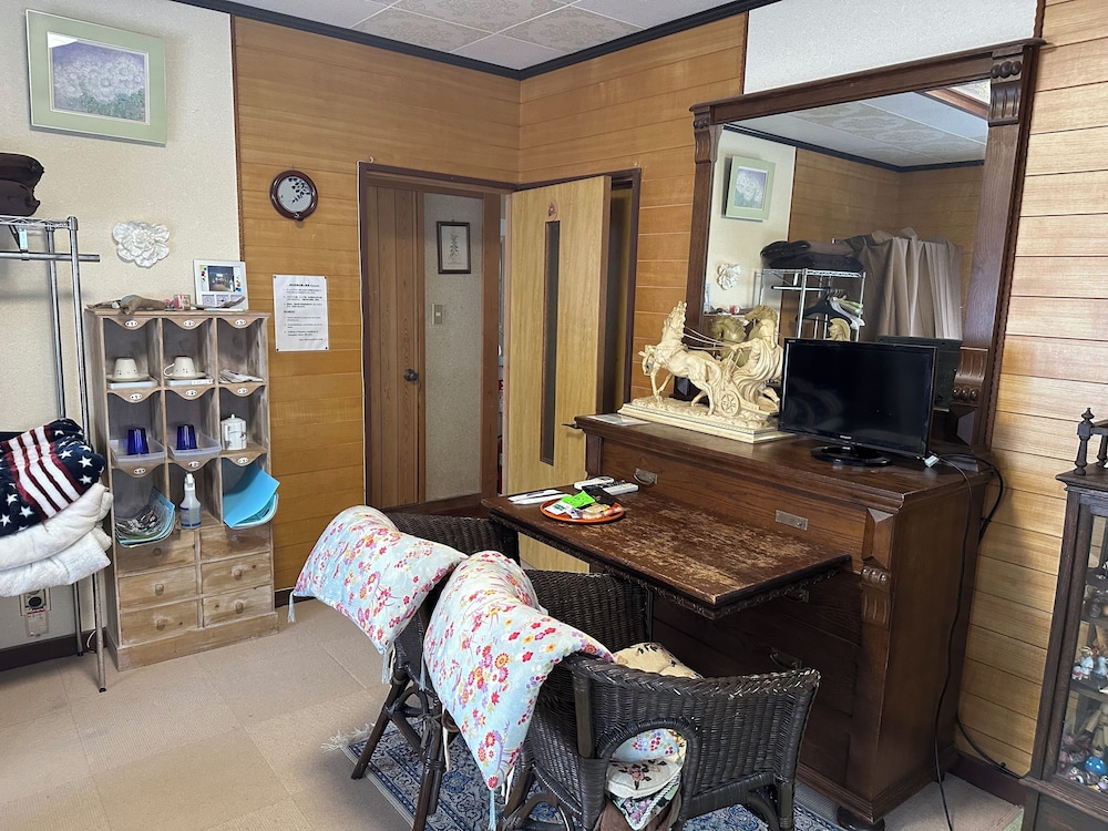 クラシック ダブルまたはツインルーム 1 ベッドルーム シティビュー 客室1 | Live Cafe ひすいの海