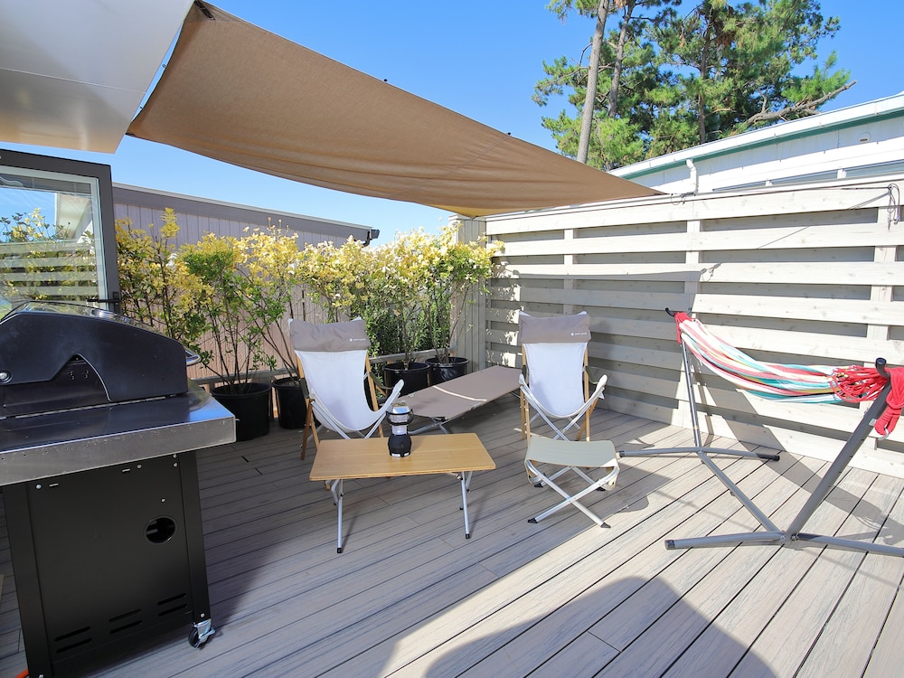 グランピング スーペリアテントルーム 禁煙 テラス / パティオ1 | 吹上浜フィールドホテル