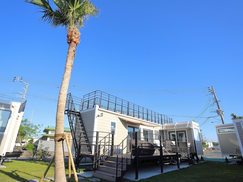 グランピング トレーラーハウス(ペットフレンドリー) 禁煙 客室1 | 吹上浜フィールドホテル