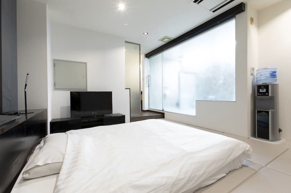 スタンダード ダブルルーム 客室3 | マンガホテル東郷