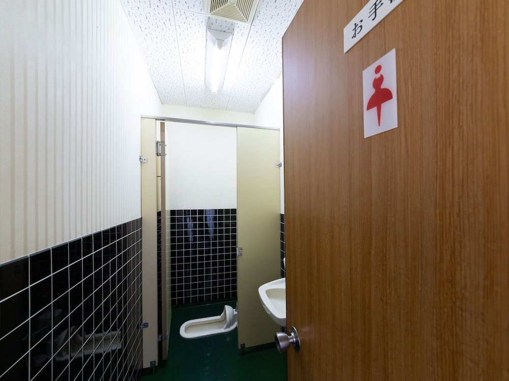 和室3名用 共用バスルーム 喫煙 共用バスルーム2 | Tabist ビジネスホテルちとせ 柏崎